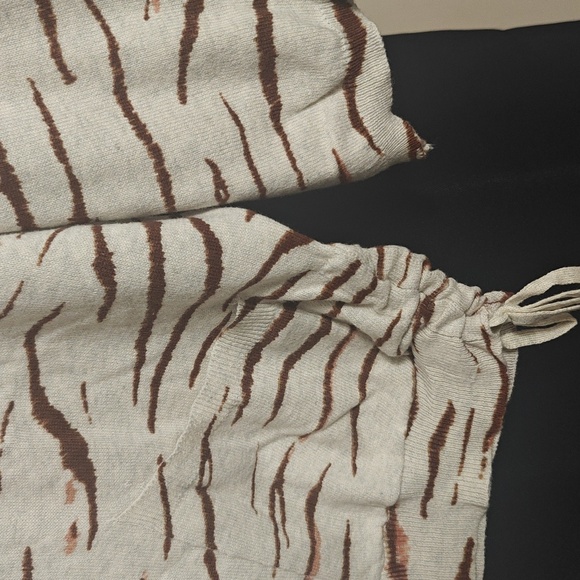 NWT Democracy Sweater - L - Picture 4 of 5